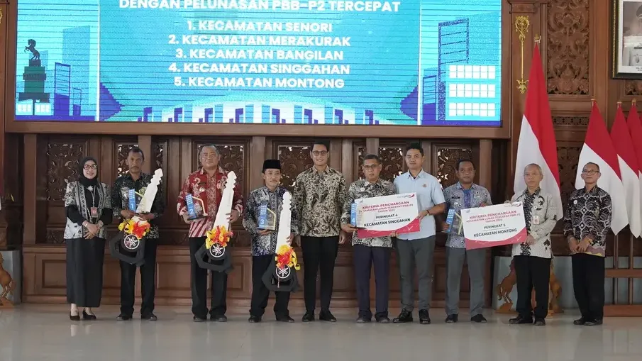 Penyerahan Insentif Prestasi Pemungutan PBB-P2 2025 BPKPAD Tuban, Penerimaan Lampaui Target, Objek Pajak Naik Signifikan!
